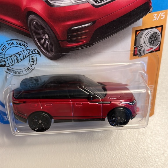 Hot Wheels Range Rover Velar - Picture 2 of 3